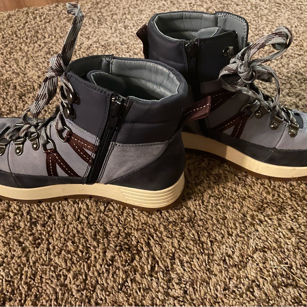 Alex Marie Thayla Suede Nubuck Lace-up Hiker Sneaker-Women’s 7.5